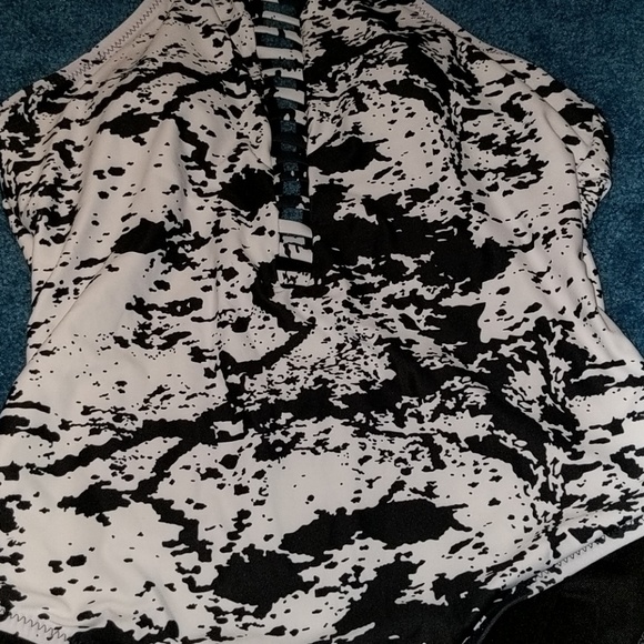 Cupshe bathing suit - Picture 3 of 4